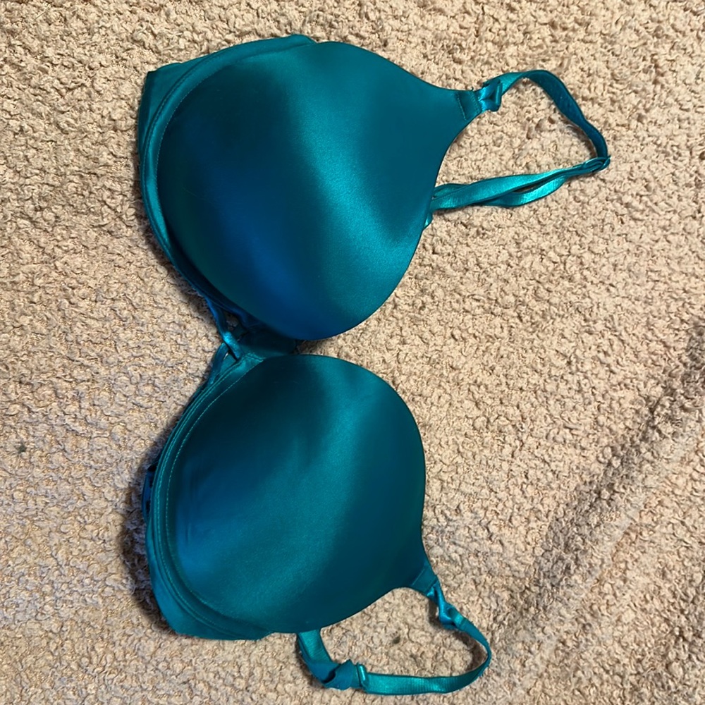 Victorias Secret bombshell push up bra
